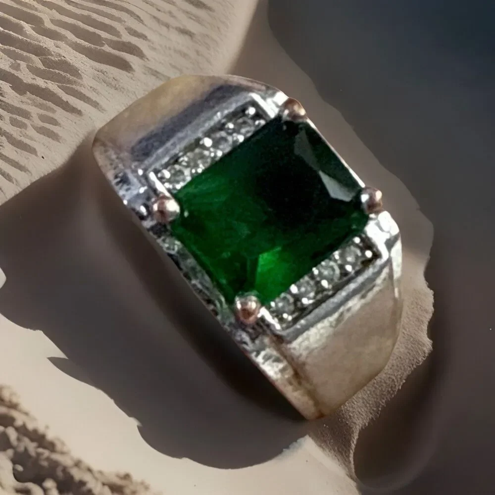 VTG Emerald Ring Radiant Cut Created Emerald Ring 925 Sterling sz 11 Green